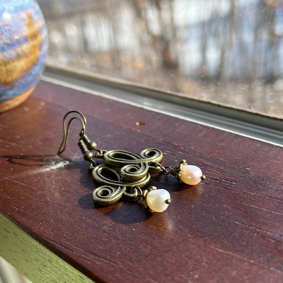 Handmade Freshwater pearl earrings - Picture 6 of 6